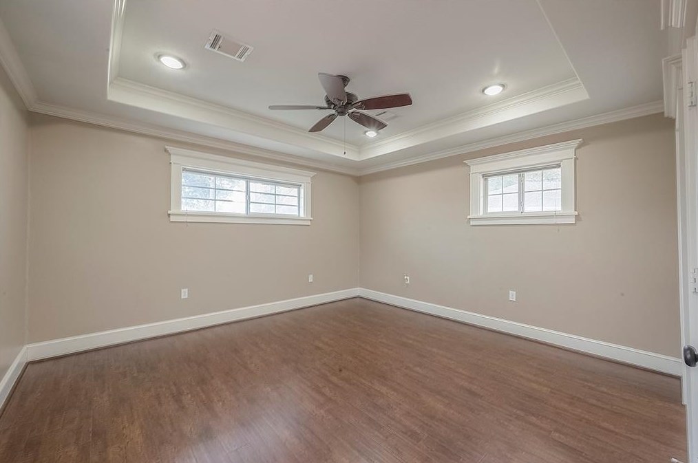 5446 Kingfisher Dr, Houston TX  77096-6111 exterior