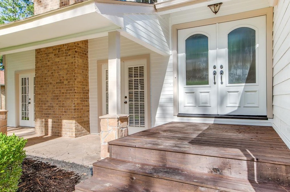 11 Tremont Woods Ct, Spring TX  77381-2516 exterior