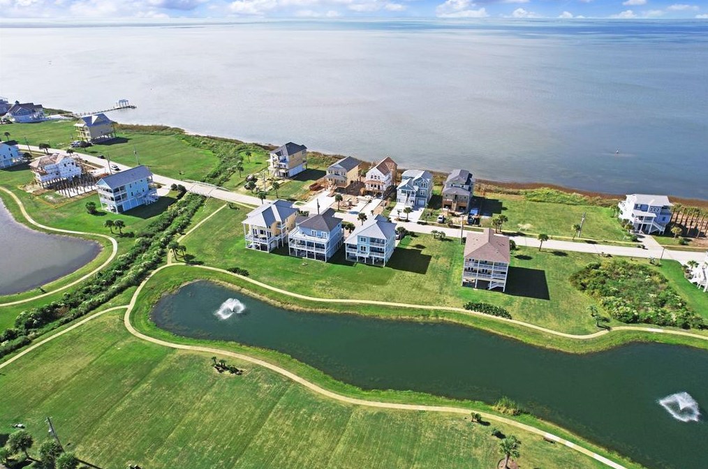 26735 Baywater Dr, Galveston, TX 77554