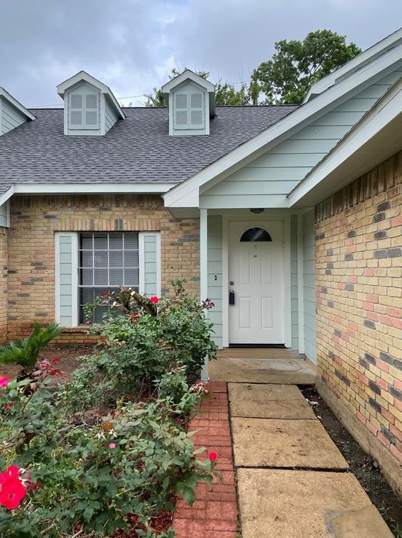 3218 Kempwood Dr, Sugar Land, TX 77479