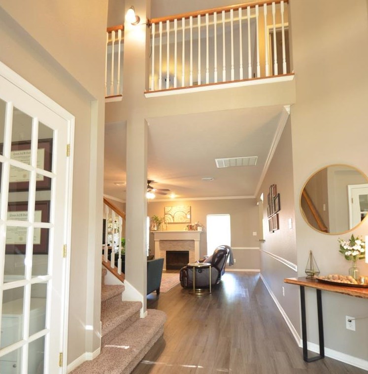 13611 Country Green Ct, Houston, TX 77059-3559