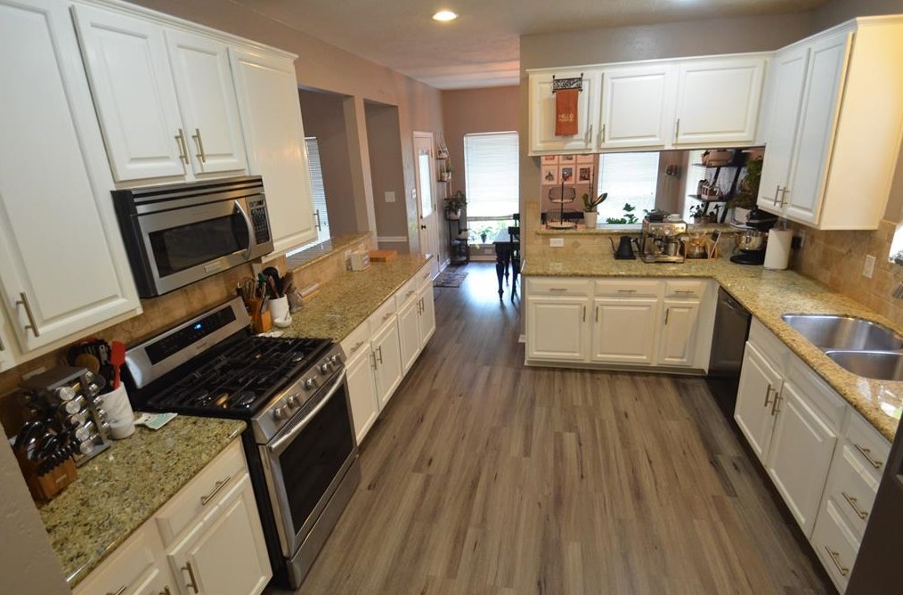 13611 Country Grn Ct, Houston TX  77059-3559 exterior