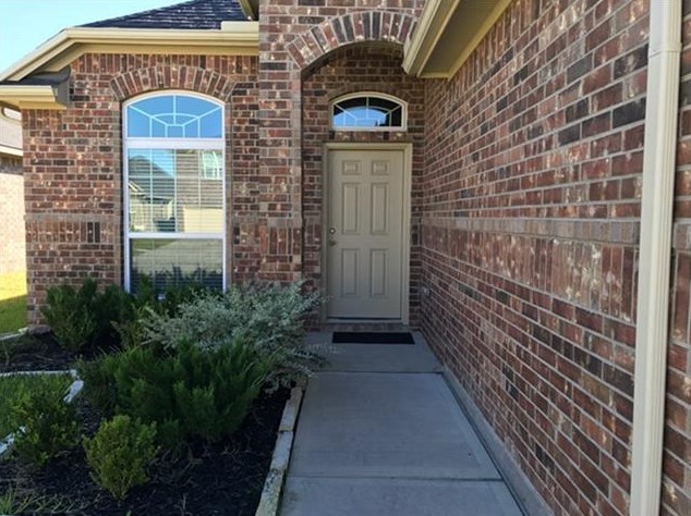 1302 Maple Ace Dr, Katy TX  77493-2902 exterior