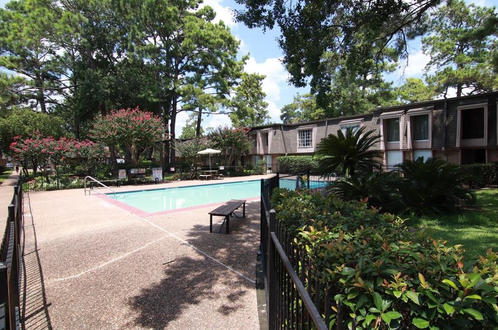 12633 Memorial Dr, Houston TX  77024-4896 exterior