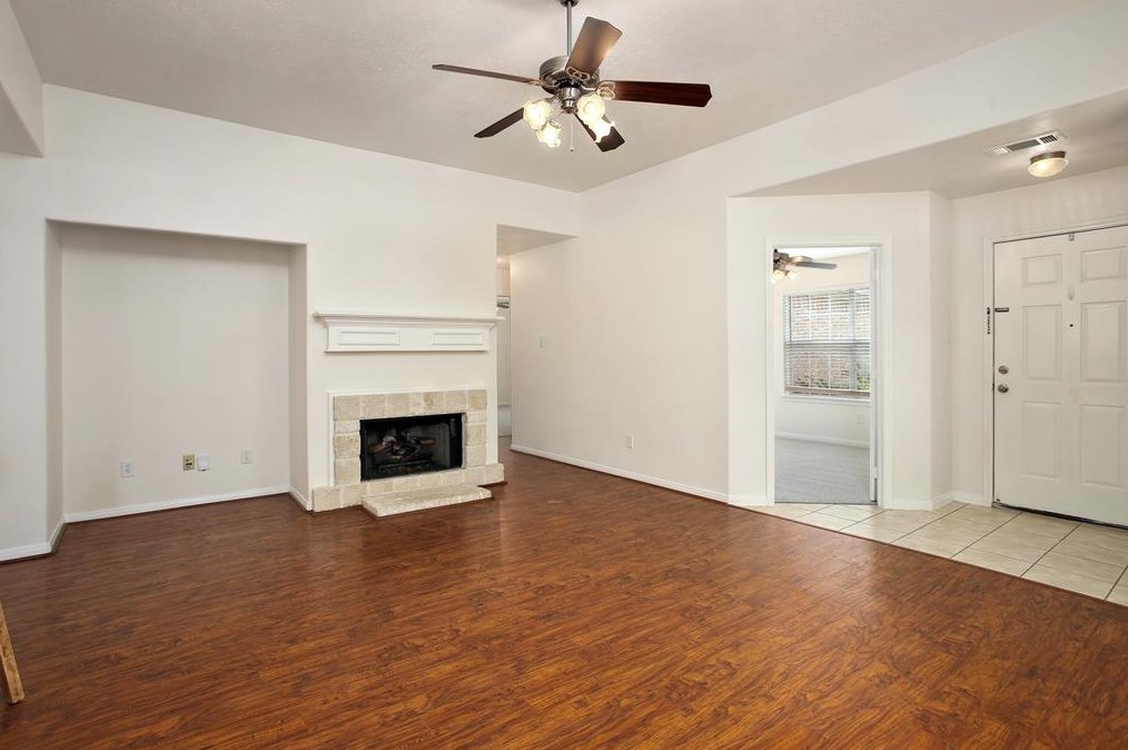 5299 Morgan Oak Dr, Alvin, TX 77511-3058