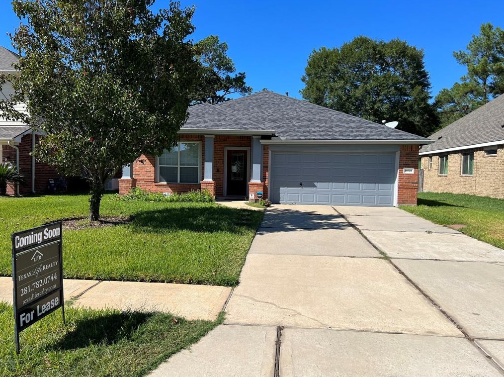 18722 Cluster Oaks Dr, Magnolia, TX 77355