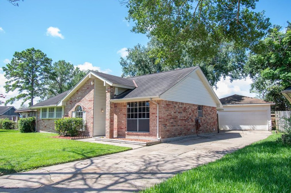 10418 Sagemeadow Ln, Houston, TX 77089