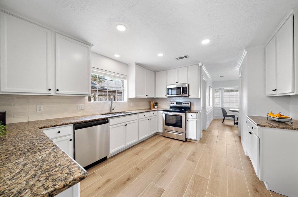 5323 Timber Shade Dr, Humble TX 77345-1700 exterior