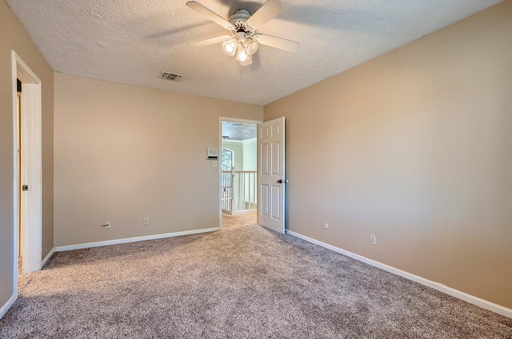 2 Hickory Shadows Dr, Houston TX  77055-6739 exterior