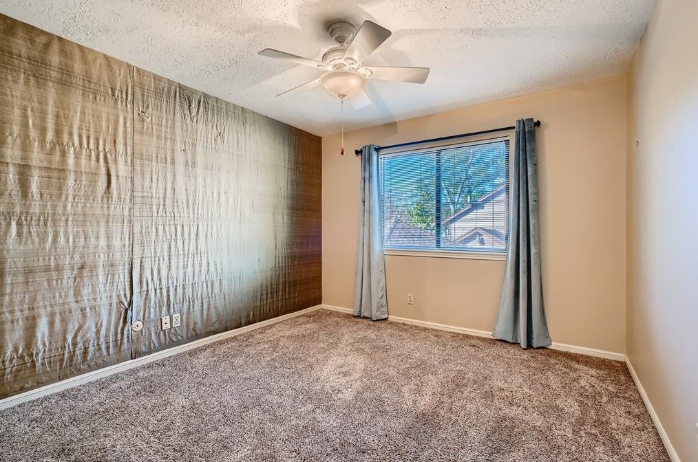 2 Hickory Shadows Dr, Houston TX  77055-6739 exterior