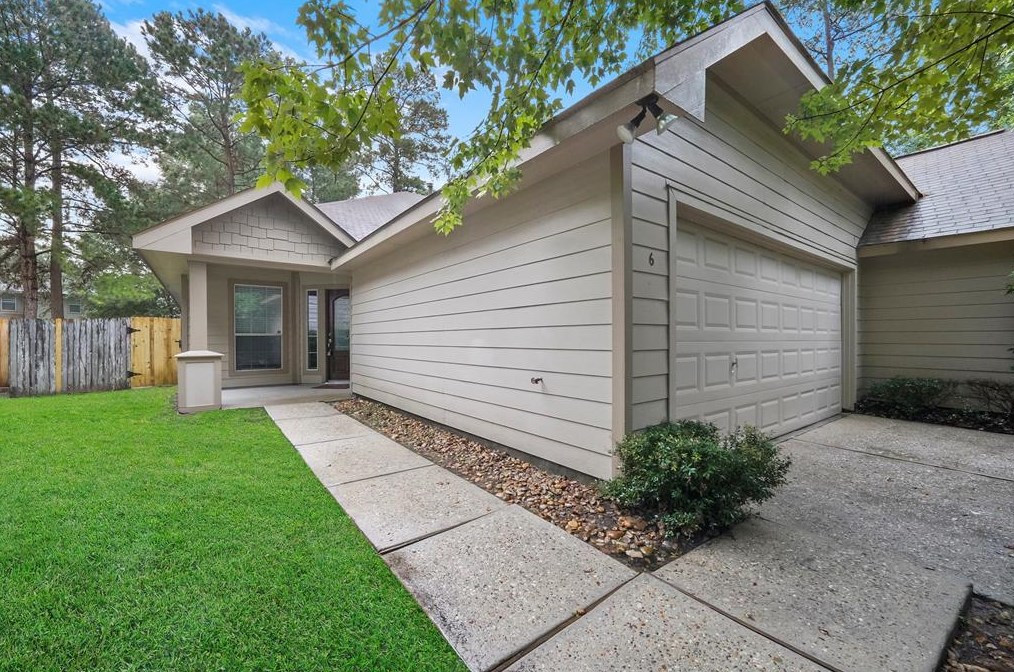 6 Valewood Pl, Conroe, TX 77384