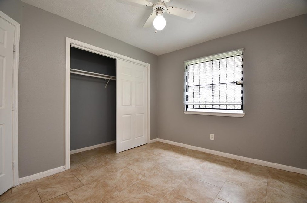 12934 Crystal Cv Dr, Houston TX  77044-1802 exterior