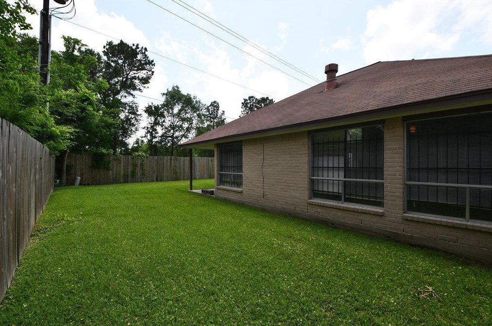 12934 Crystal Cv Dr, Houston TX  77044-1802 exterior