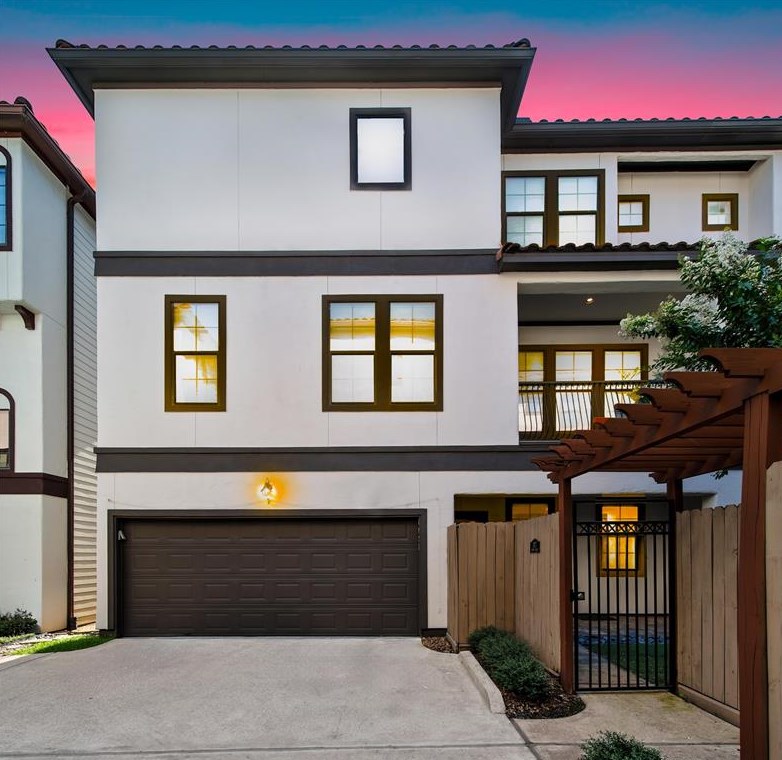3927 Gibson St, Houston, TX 77007-5763