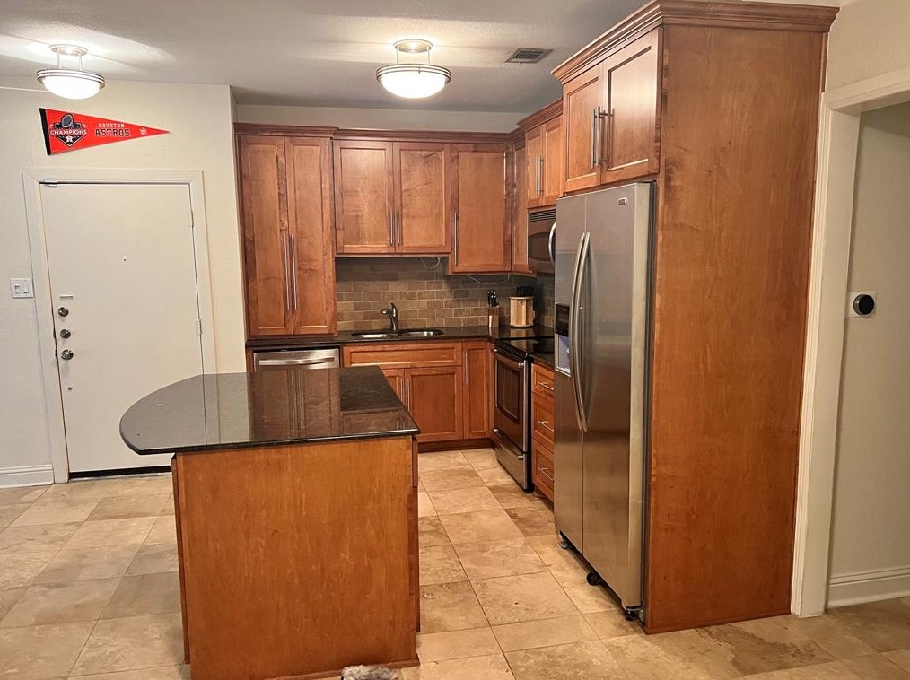 2100 Tanglewilde St Apt 684, Houston, TX 77063