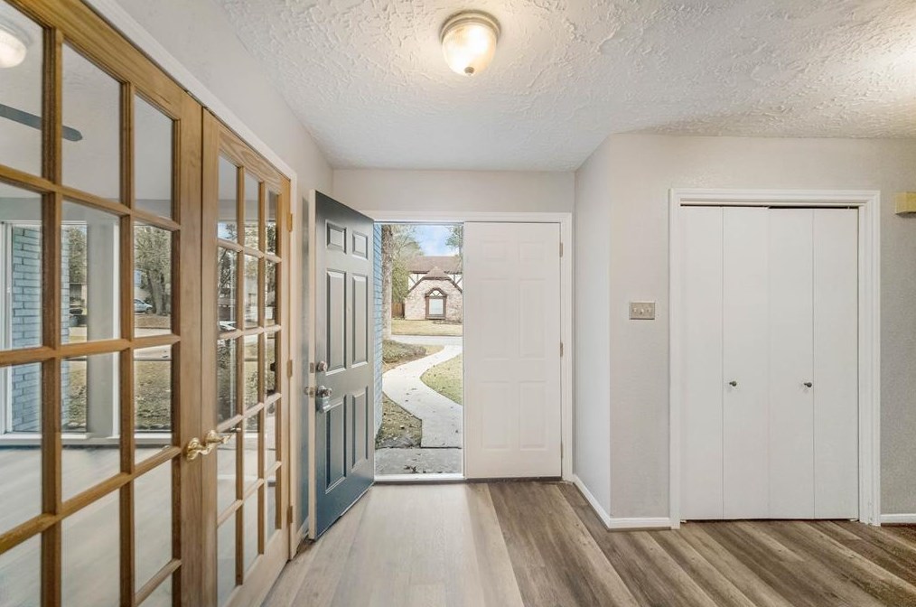 4647 Deer Point Dr, Spring TX  77389-3932 exterior