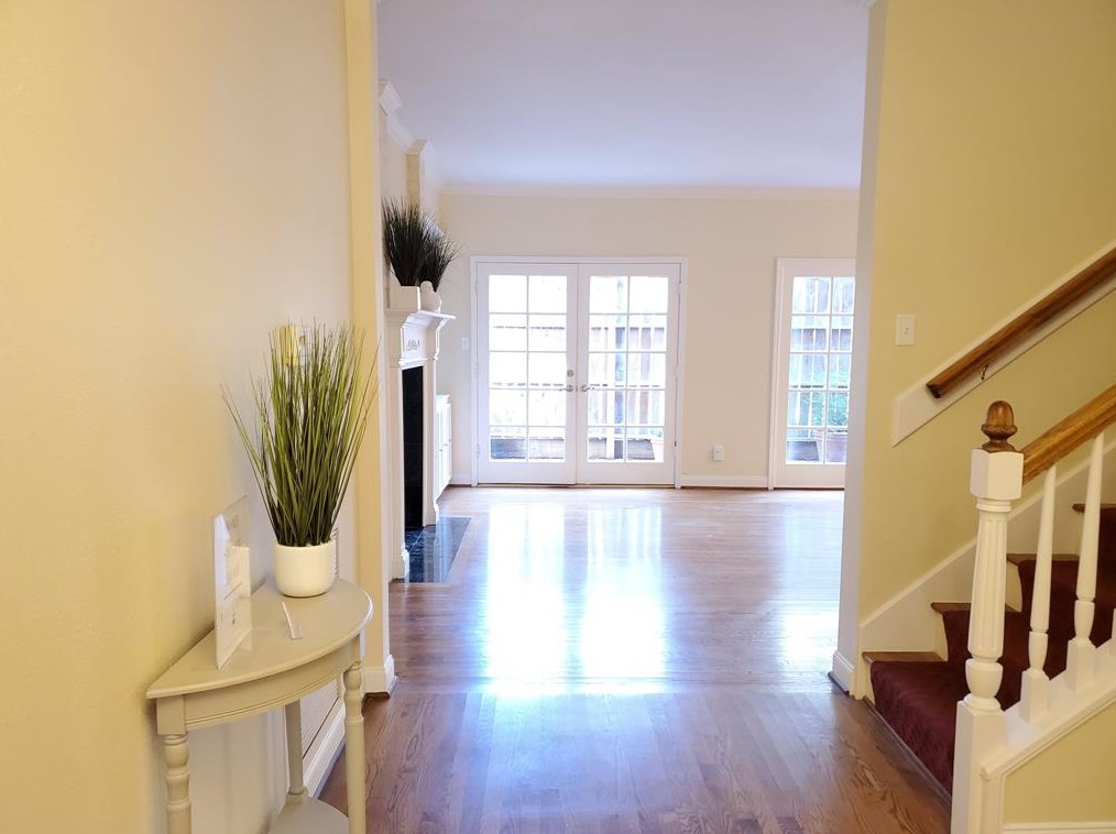 201 Vanderpool Ln Apt 107, Houston, TX 77024