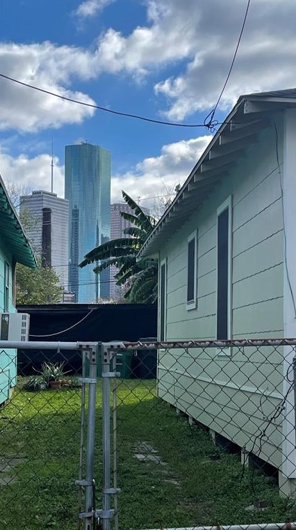 1107 Edwards St, Houston TX  77007-4228 exterior