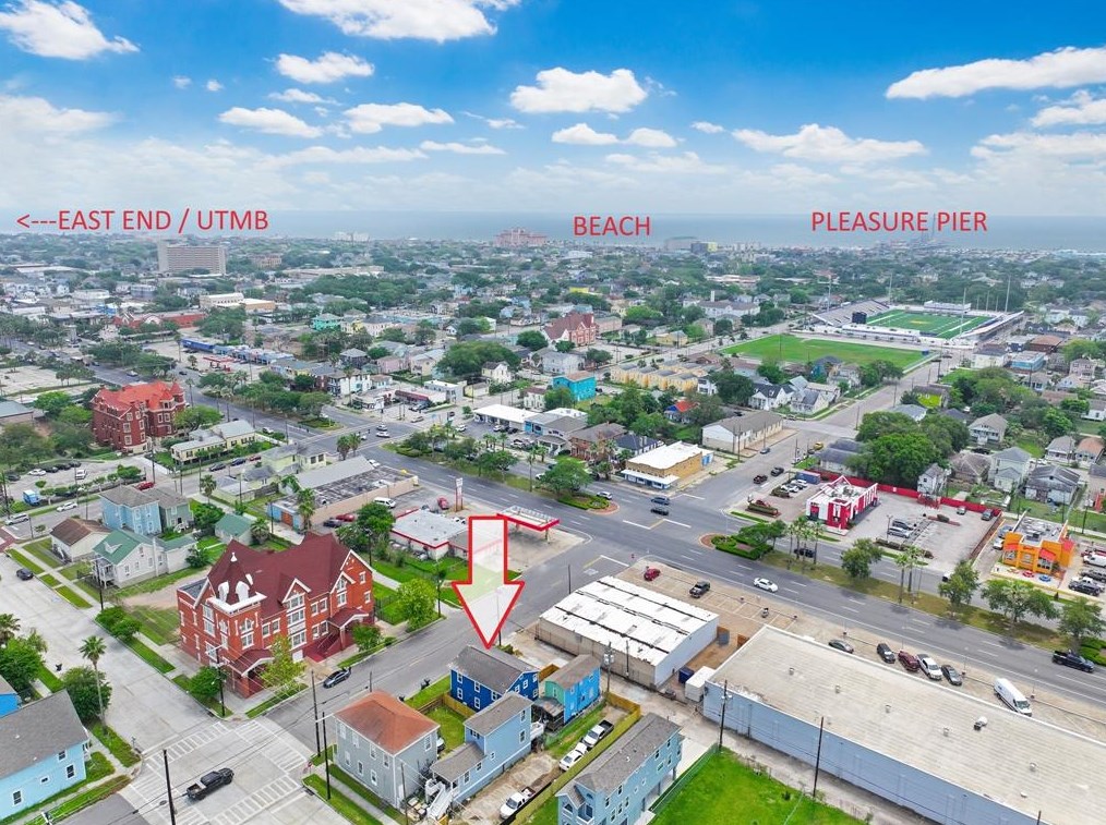 909 28th St, Galveston TX  77550-4417 exterior