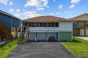 614 W 1st St, Freeport, TX 77541 - Photo 4