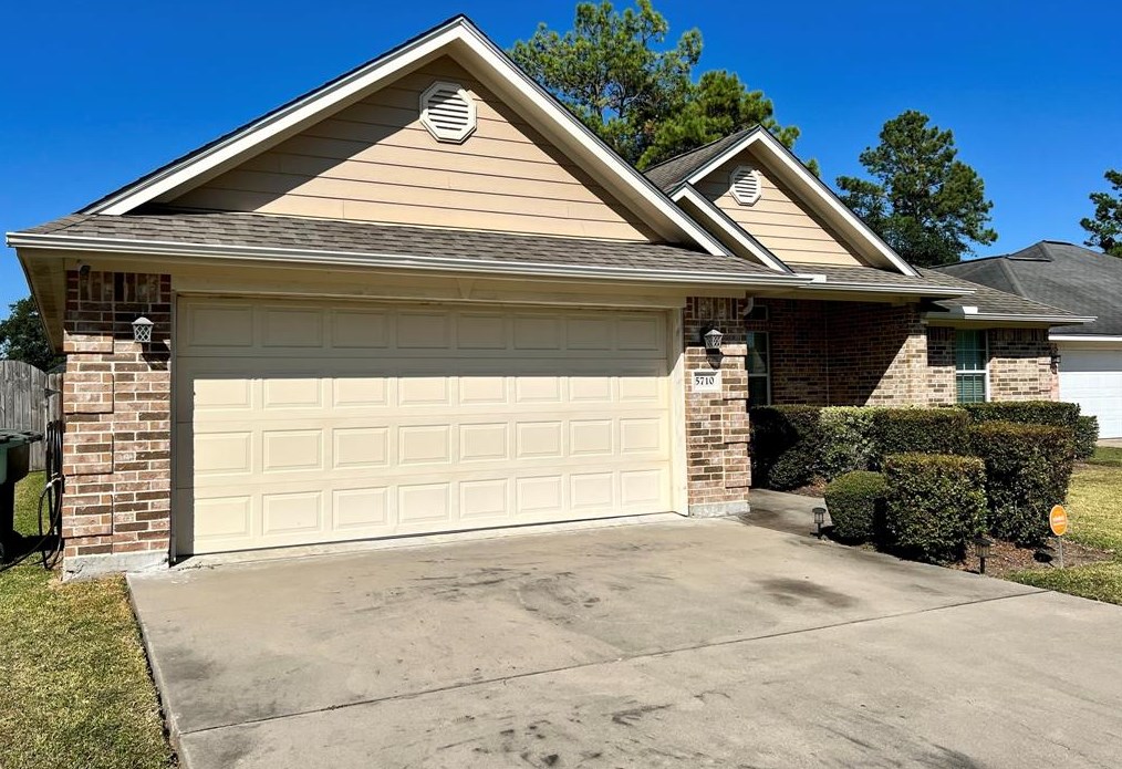 5710 Sunbird Ln, Beaumont, TX 77708-2235