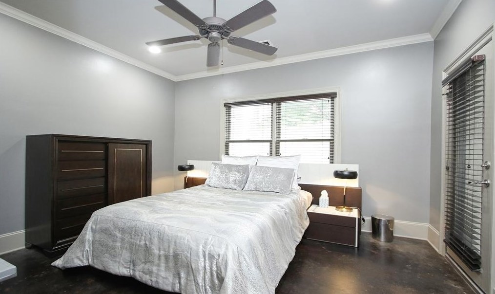 5523 Felice Dr, Houston TX  77081-4218 exterior