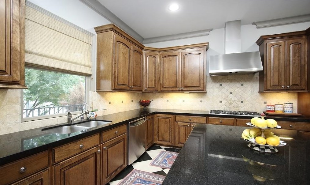 5523 Felice Dr, Houston TX  77081-4218 exterior