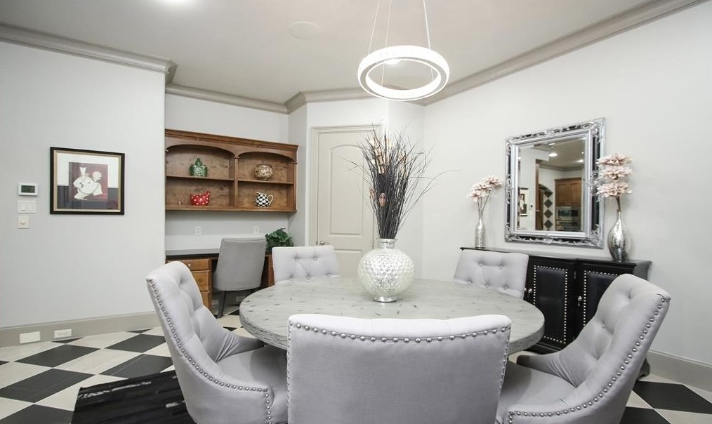 5523 Felice Dr, Houston TX  77081-4218 exterior
