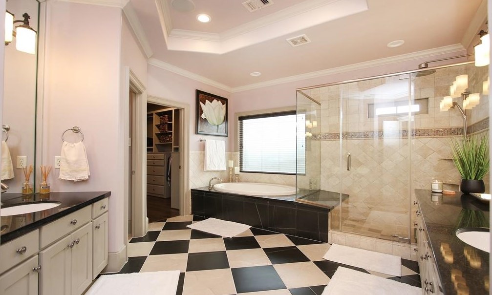 5523 Felice Dr, Houston TX  77081-4218 exterior