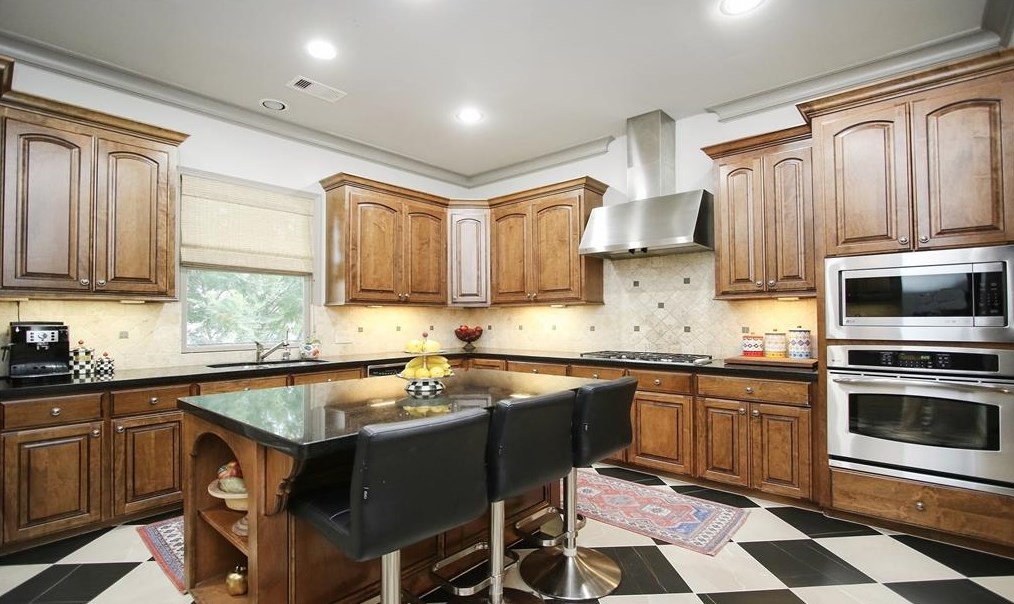 5523 Felice Dr, Houston TX  77081-4218 exterior