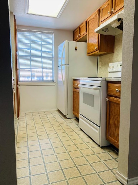 14333 Memorial Dr Apt 38, Houston, TX 77079