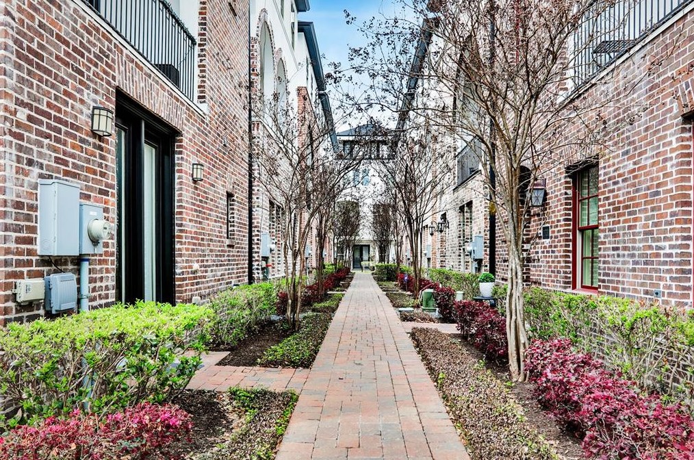 2723 Cohn St, Houston, TX 77007