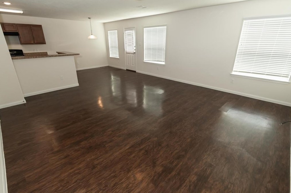 14442 Acuna Ln, Houston, TX 77045