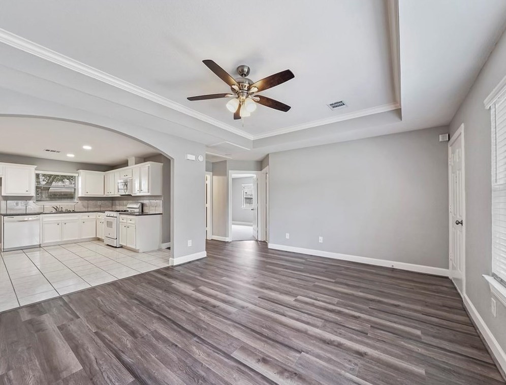 1410 Ashley Ct, Tomball, TX 77375