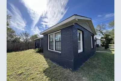 810 E Bowie Avenue, Harlingen, TX 78550 - Photo 1