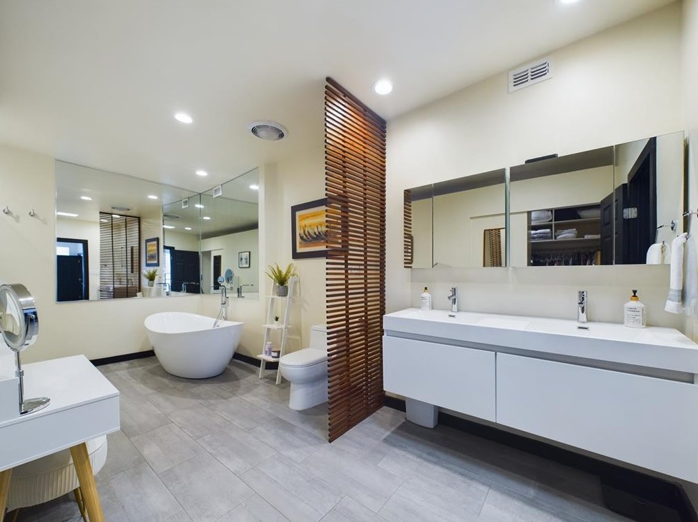 163 Sage Rd, Houston TX 77056-1420 exterior