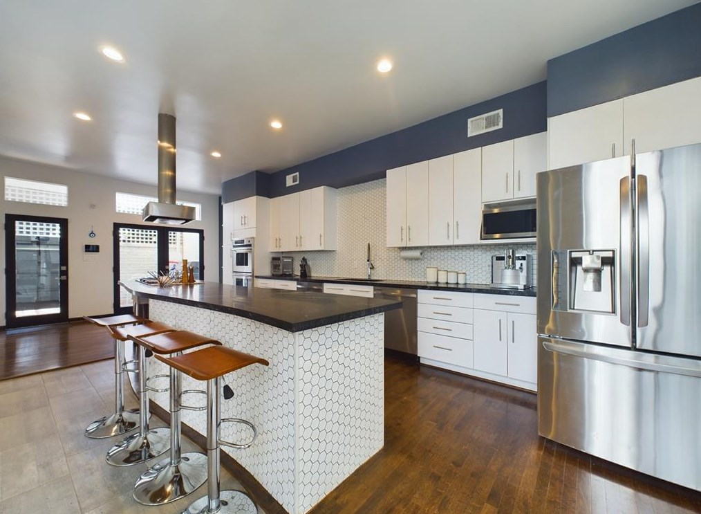 163 Sage Rd, Houston TX 77056-1420 exterior