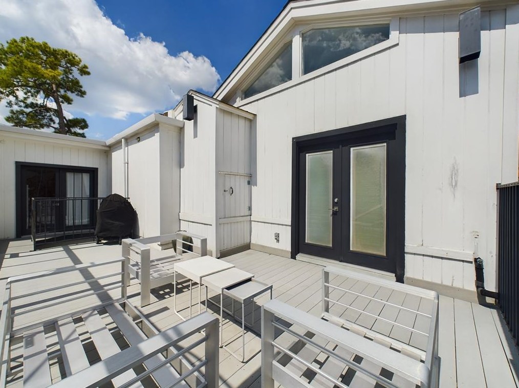 163 Sage Rd, Houston TX 77056-1420 exterior