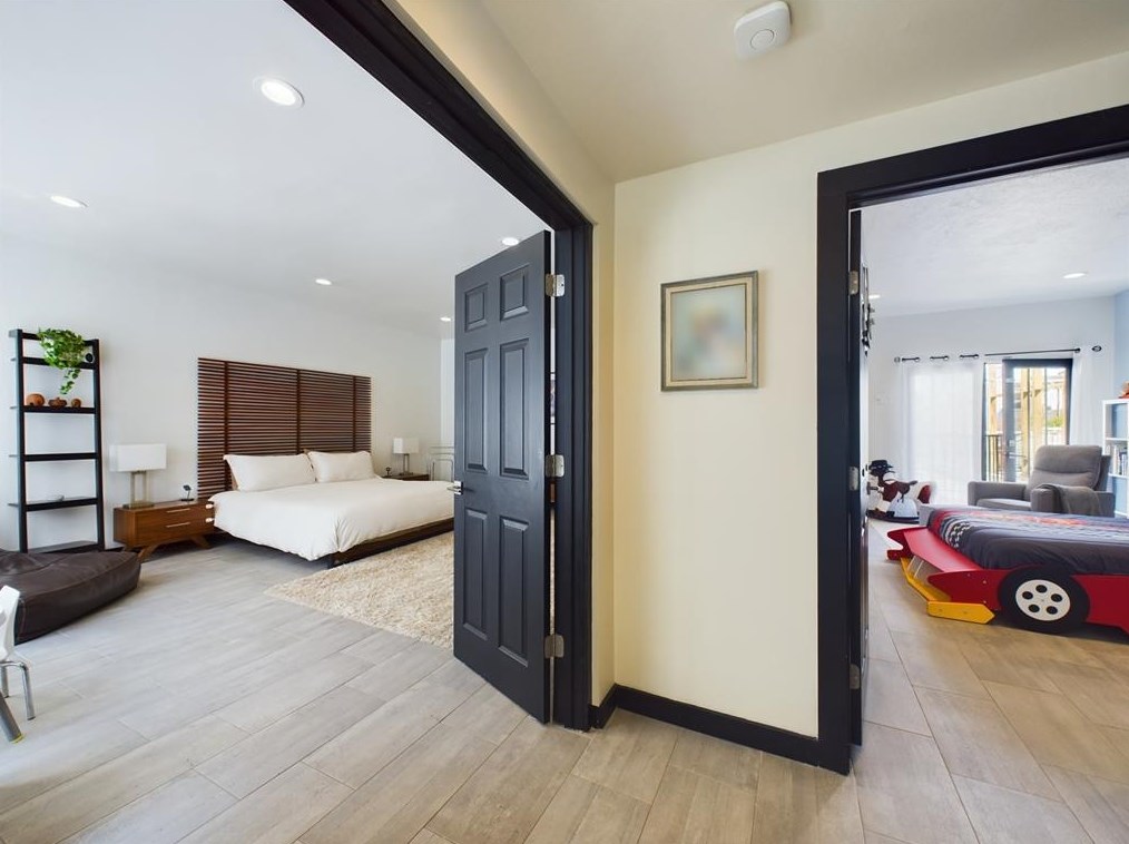 163 Sage Rd, Houston TX 77056-1420 exterior