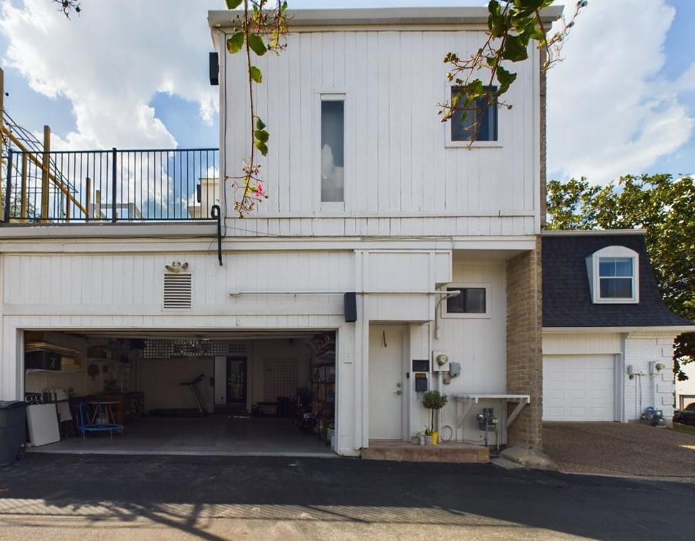 163 Sage Rd, Houston TX 77056-1420 exterior