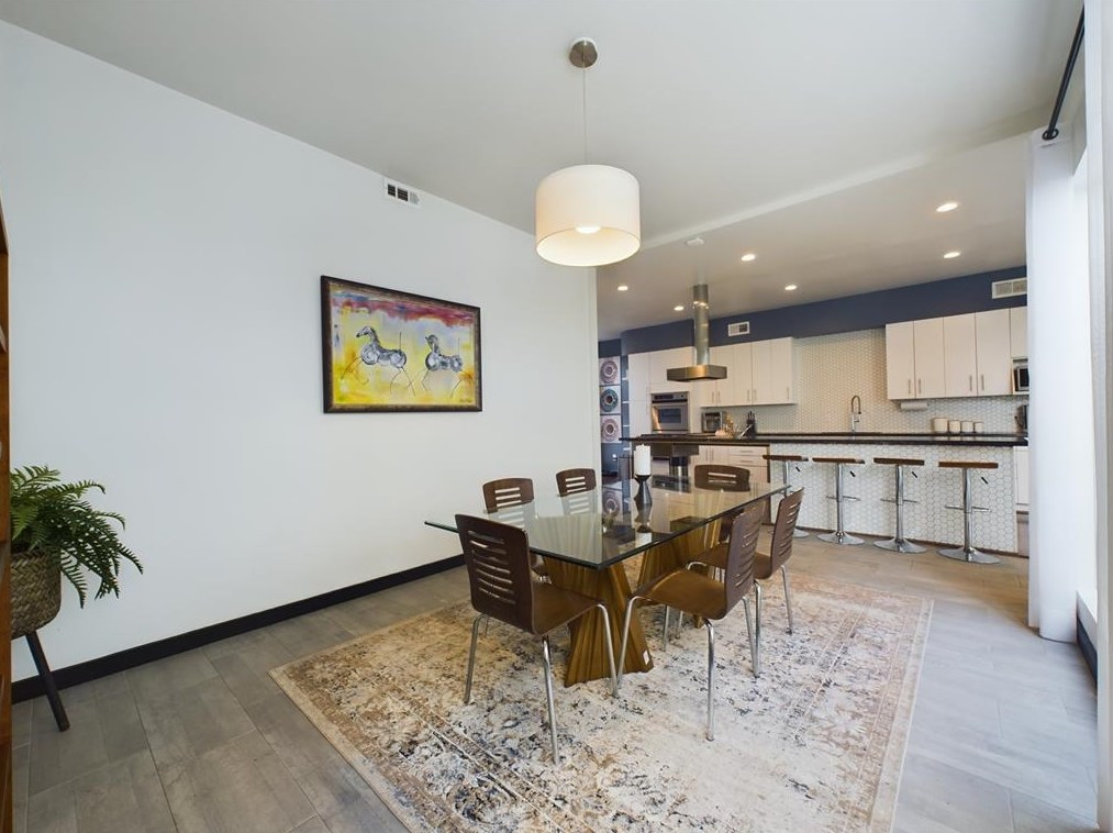 163 Sage Rd, Houston TX 77056-1420 exterior