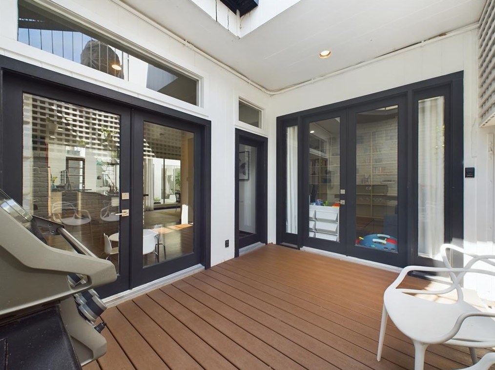 163 Sage Rd, Houston TX 77056-1420 exterior