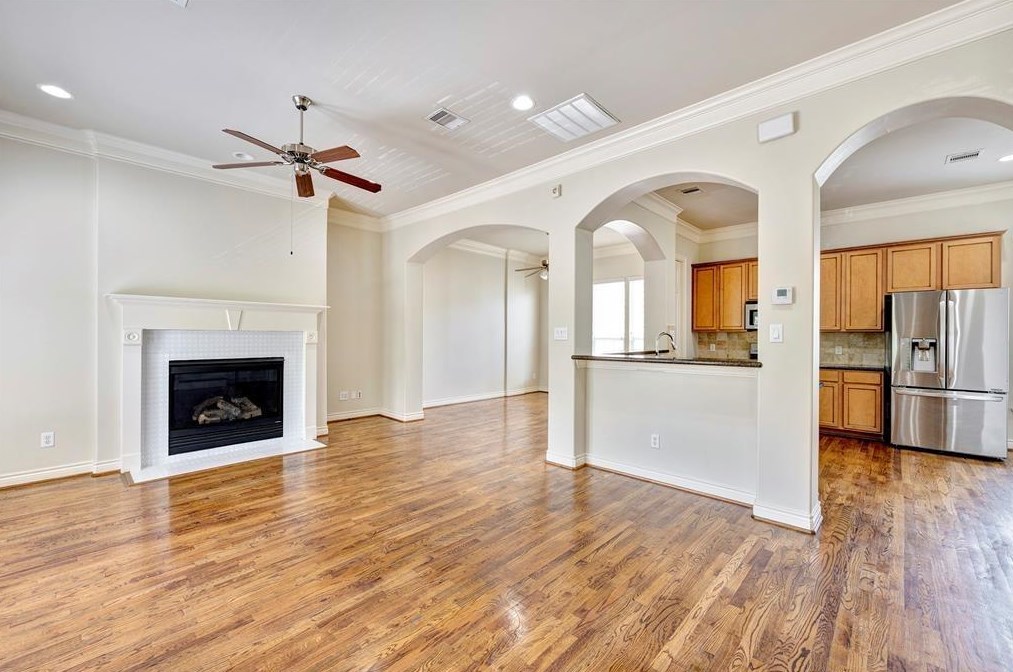 2514 Maxroy St, Houston TX  77007-1063 exterior