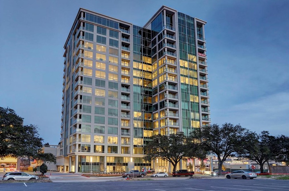 2047 Westcreek Ln, Houston TX  77027-3601 exterior