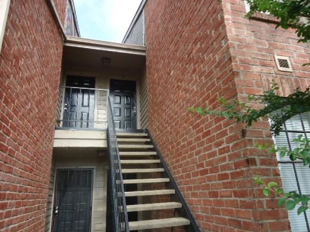 12500 Sandpiper Dr, Houston TX  77035-0068 exterior