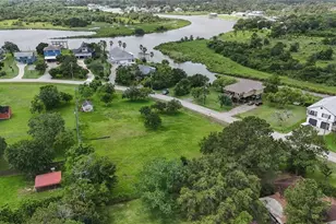 4203 Scenic Dr, Dickinson, TX 77539 - Photo 1