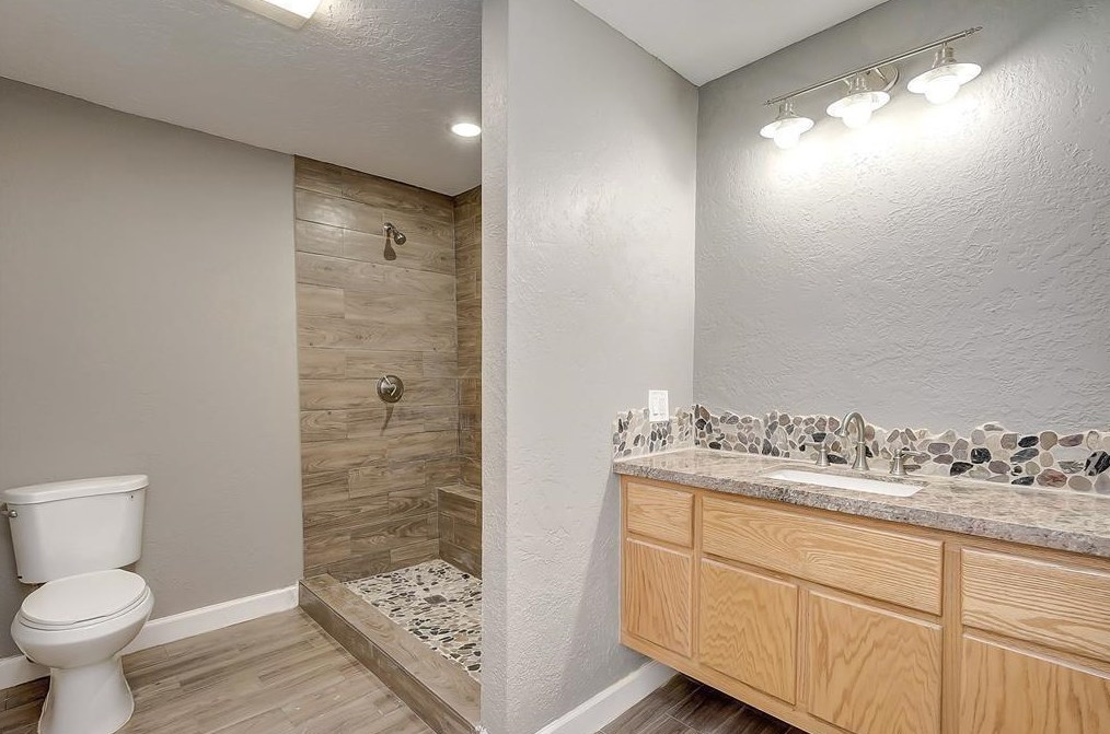 7142 Mossrose, Houston TX  77087-2601 exterior