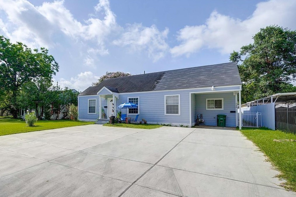 7142 Moss Rose St, Houston, TX 77087-2828