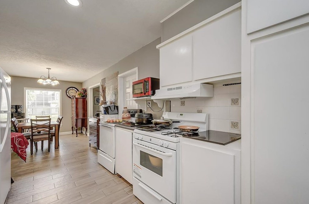 7142 Mossrose, Houston TX  77087-2601 exterior