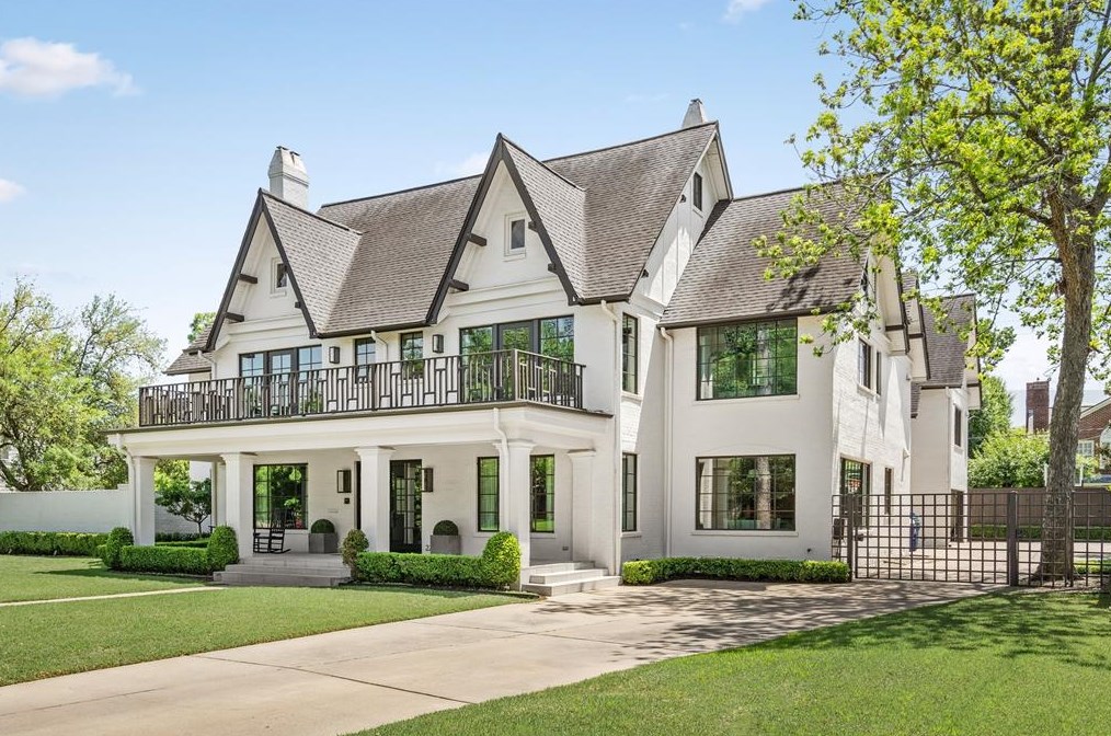 2209 Pine Valley Dr, Houston TX  77019-3510 exterior